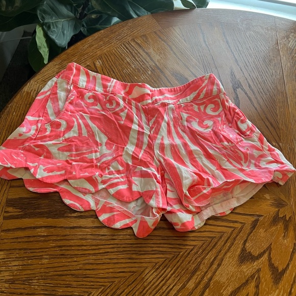 Lilly Pulitzer Pants - Lilly Pulitzer Dahlia Short Women's M Scalloped Hem Bright Tropical